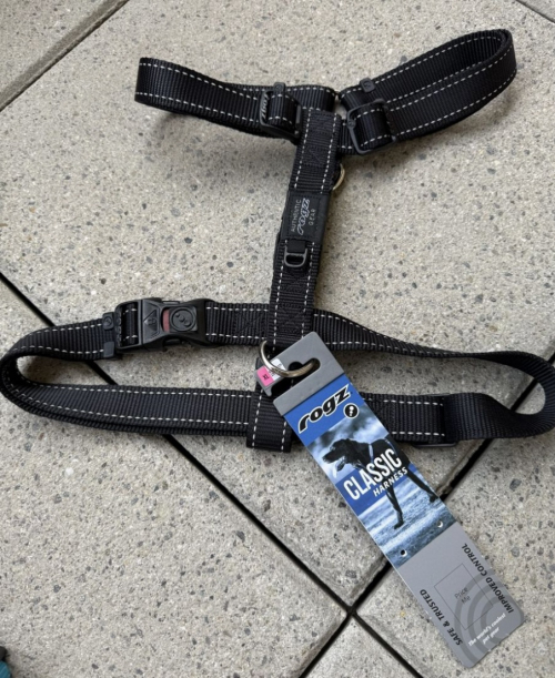 Neues Hundegeschirr schwarz XL