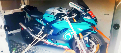 Motorrad- und Fahrzeugtransport  ( Ganze CH )