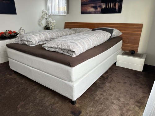 Box Spring Bett 180 cm x 220 cm