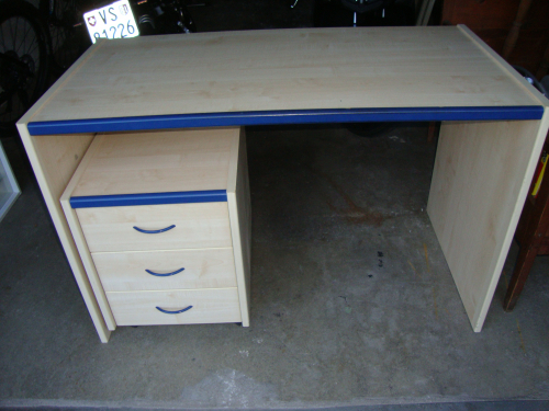 Schreibtisch mit Korpus