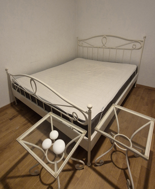 Bettgestell 160x200 inkl. Nachttisch & Lattenrost. Top-Zustand