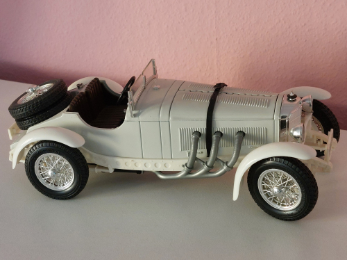 Bburago, Massstab 1:18 Auto--Sammlerstücke-noch 20 Stk