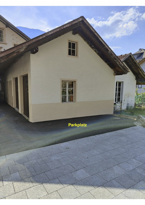 Parkplatz im Dorfzentrum von Meiringen zu vermieten. 