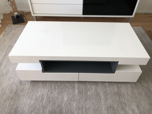 Coffee Table/Couchtisch