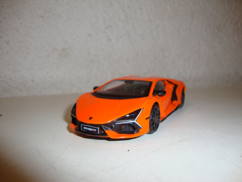 Lamborghini Revuelto