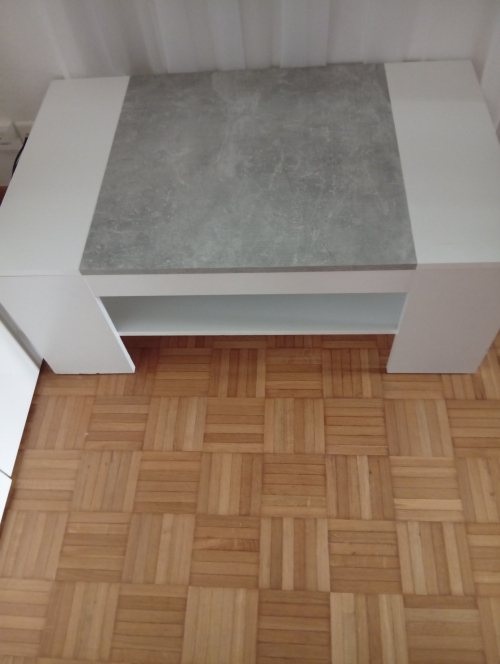 Salon Tisch 
