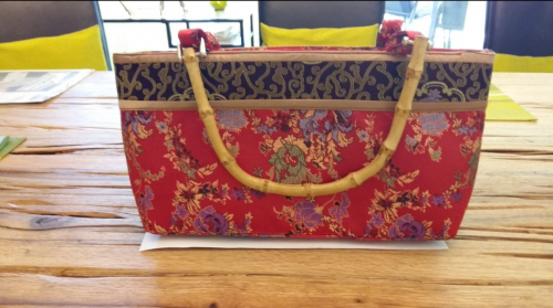 Rote Tasche