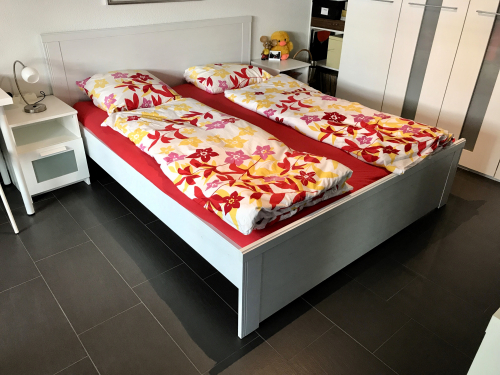 Doppelbett fast wie neu