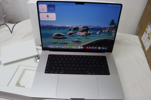 MacBook Pro 16