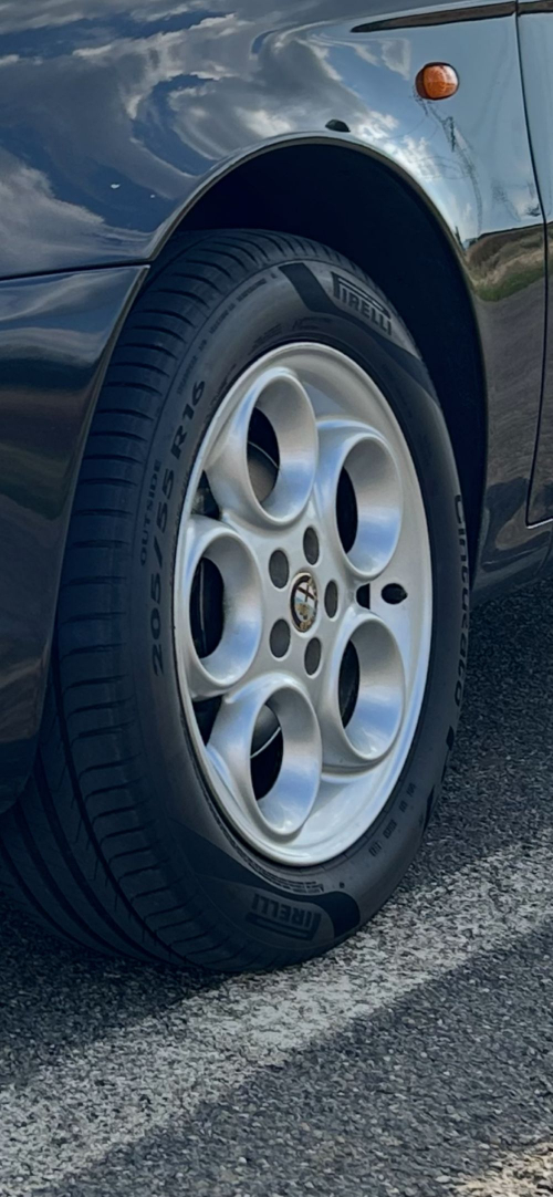 Original Alfa Romeo Felgen inkl. Pirelli Sommerreifen