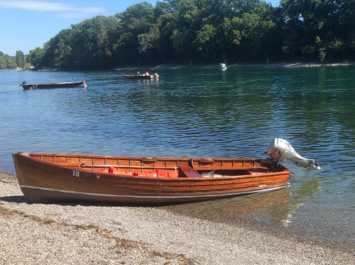 Tessiner Gondel mit 6 PS / 4.4 KW Motor Holz Mahagoni