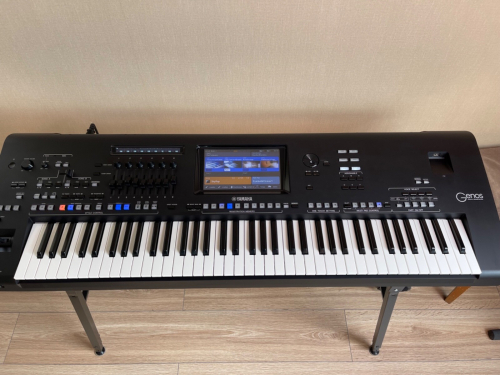 Yamaha Genos 76 Tasten Keyboard