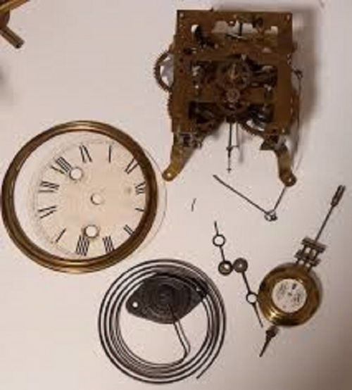 Männlicher Lehrling Sucht Uhrmacher Job