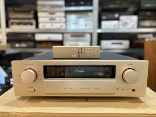 Accuphase C-2420 Vorverstärker