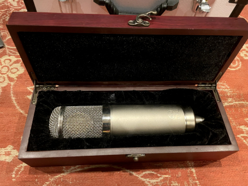 Peluso 22 47 LE Röhrenmikrofon