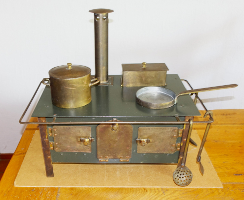 Kinderkochherd, alt, antik, schönes Sammelstück.