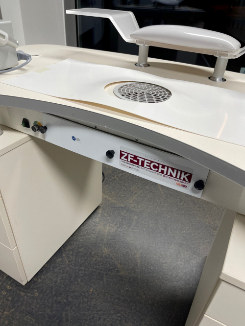 Nageltisch Bähr mit Absaugung