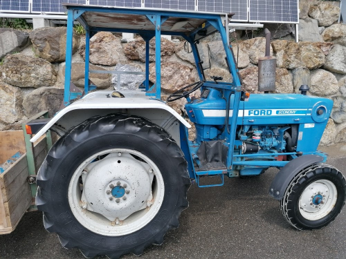 Traktor Ford
