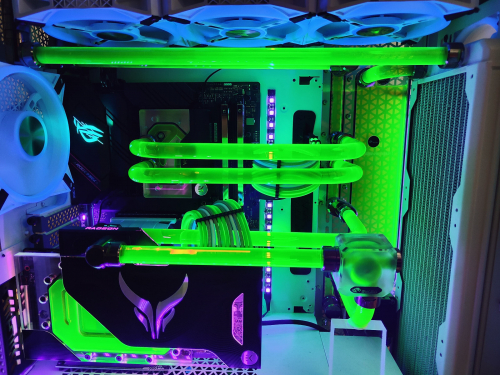 Gaming PC mit Custom Wasserkühlung
