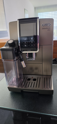 De Longhi Dinamica Plus  / Farbe Titan Garantie bis 21.11.2028