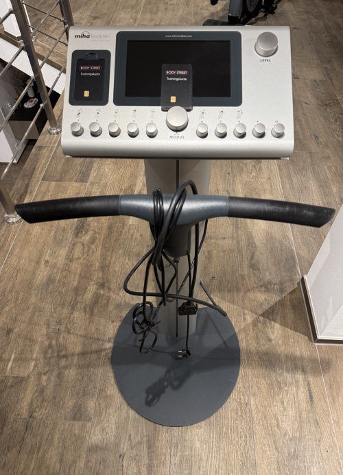 Trainingsgerät  Bodytec EMS Fitnessstudio Gerät